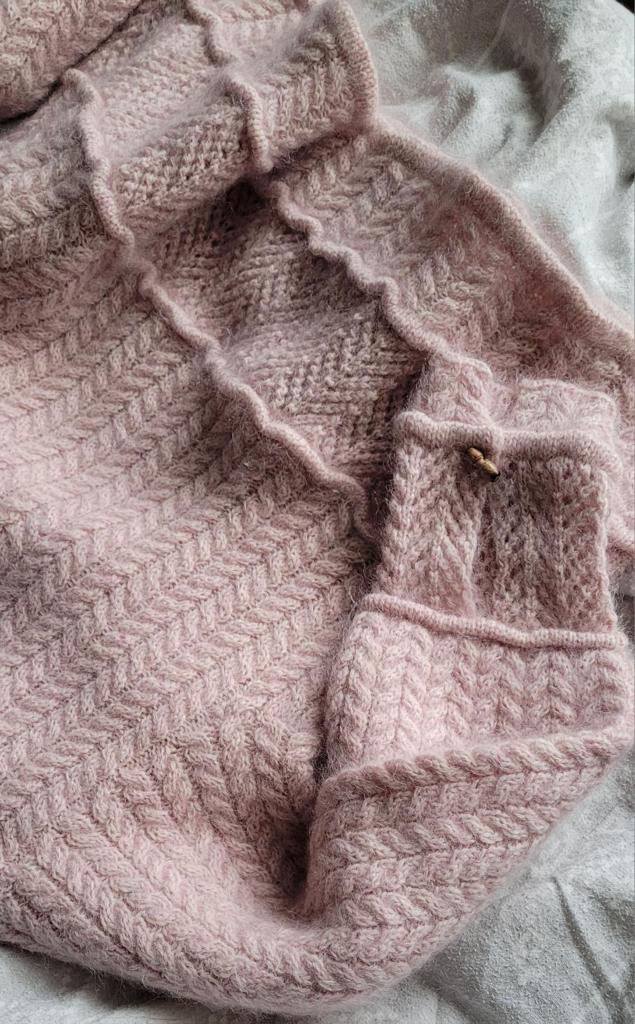 Sarang Sweater by Aegyo Knit - Image 10