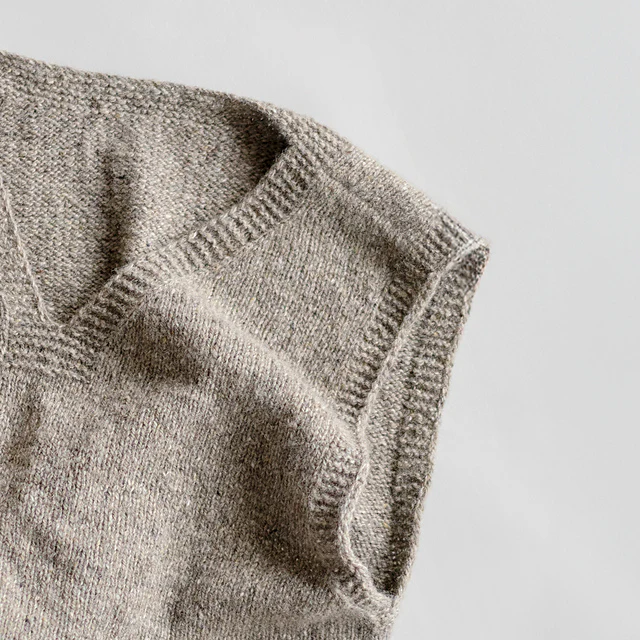 Garter Edge Vest by Noriko Ichikawa - Image 3