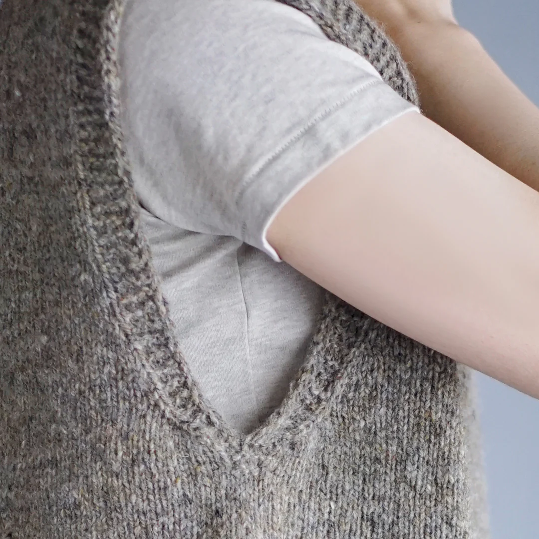 Garter Edge Vest by Noriko Ichikawa - Image 6