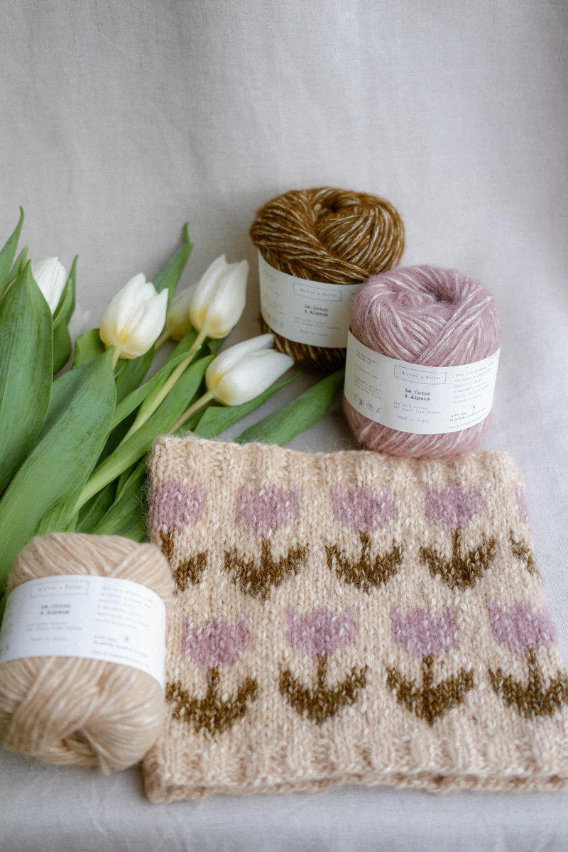 Winter Bulbs Cowl by Laura Mimosa Cafe Lanar - Image 5