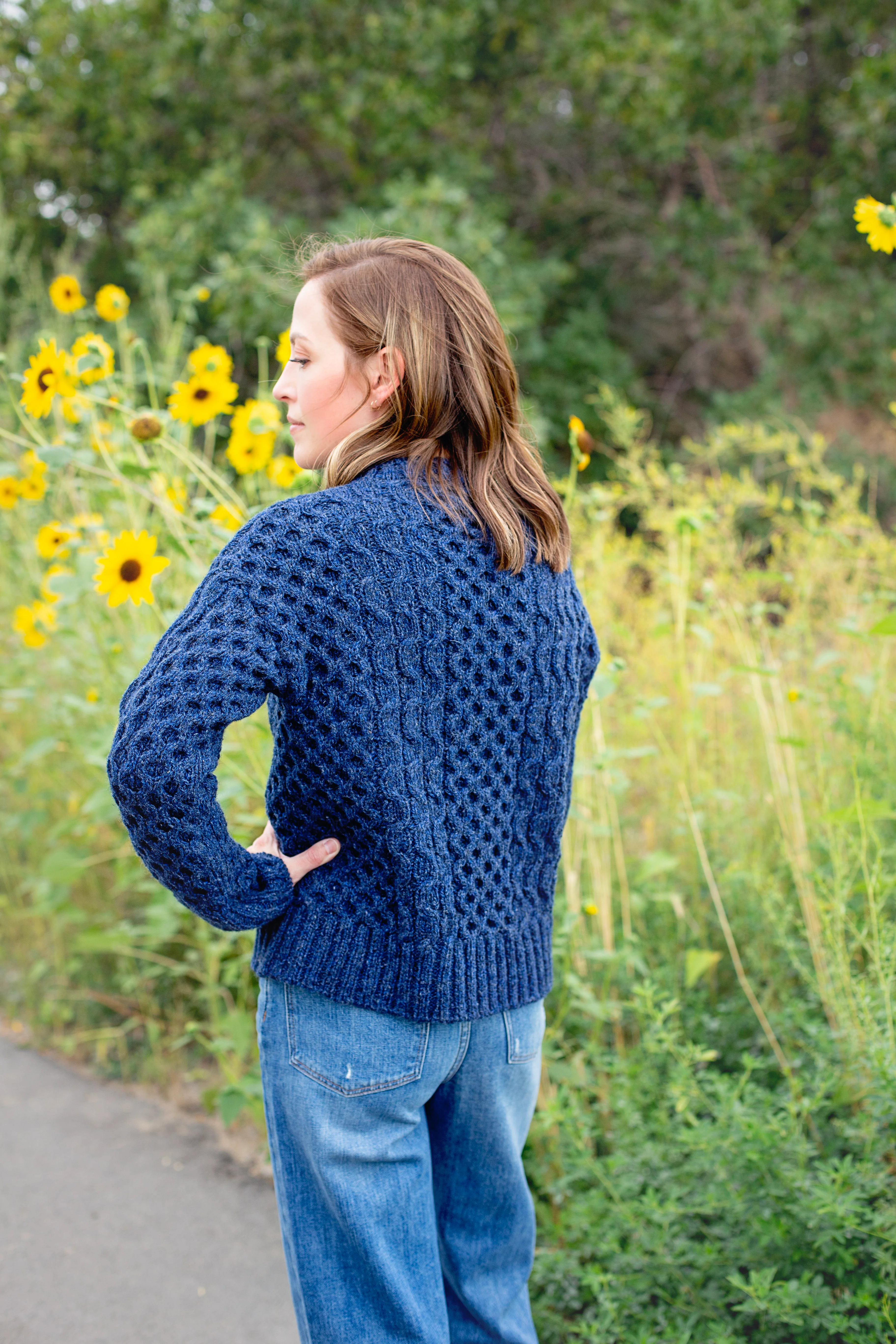 Tayler Anne Knits - The Apiary Sweater kit de laine - Image 7