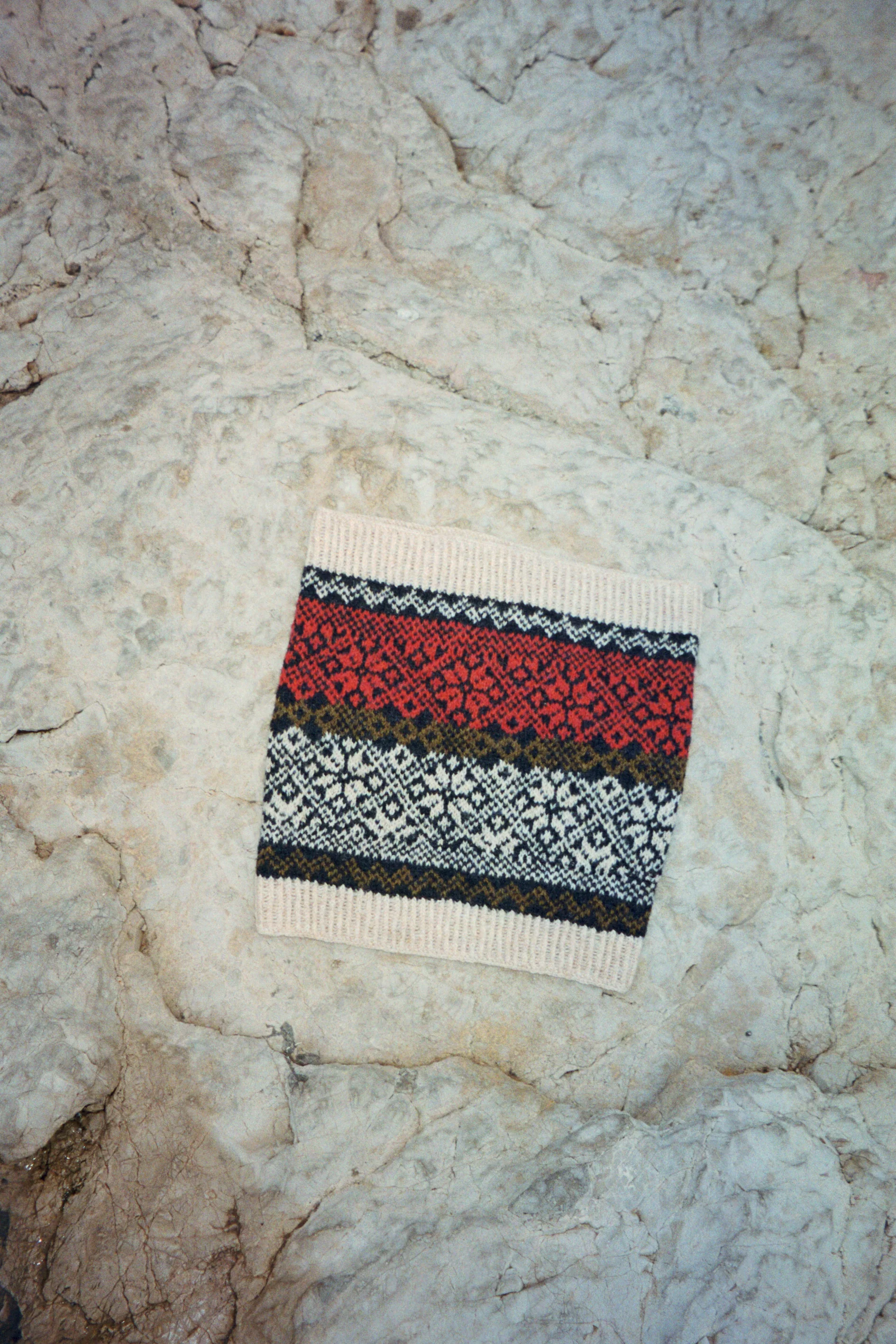 Biches & Bûches no. 31 Norwegian Cowl - Image 5