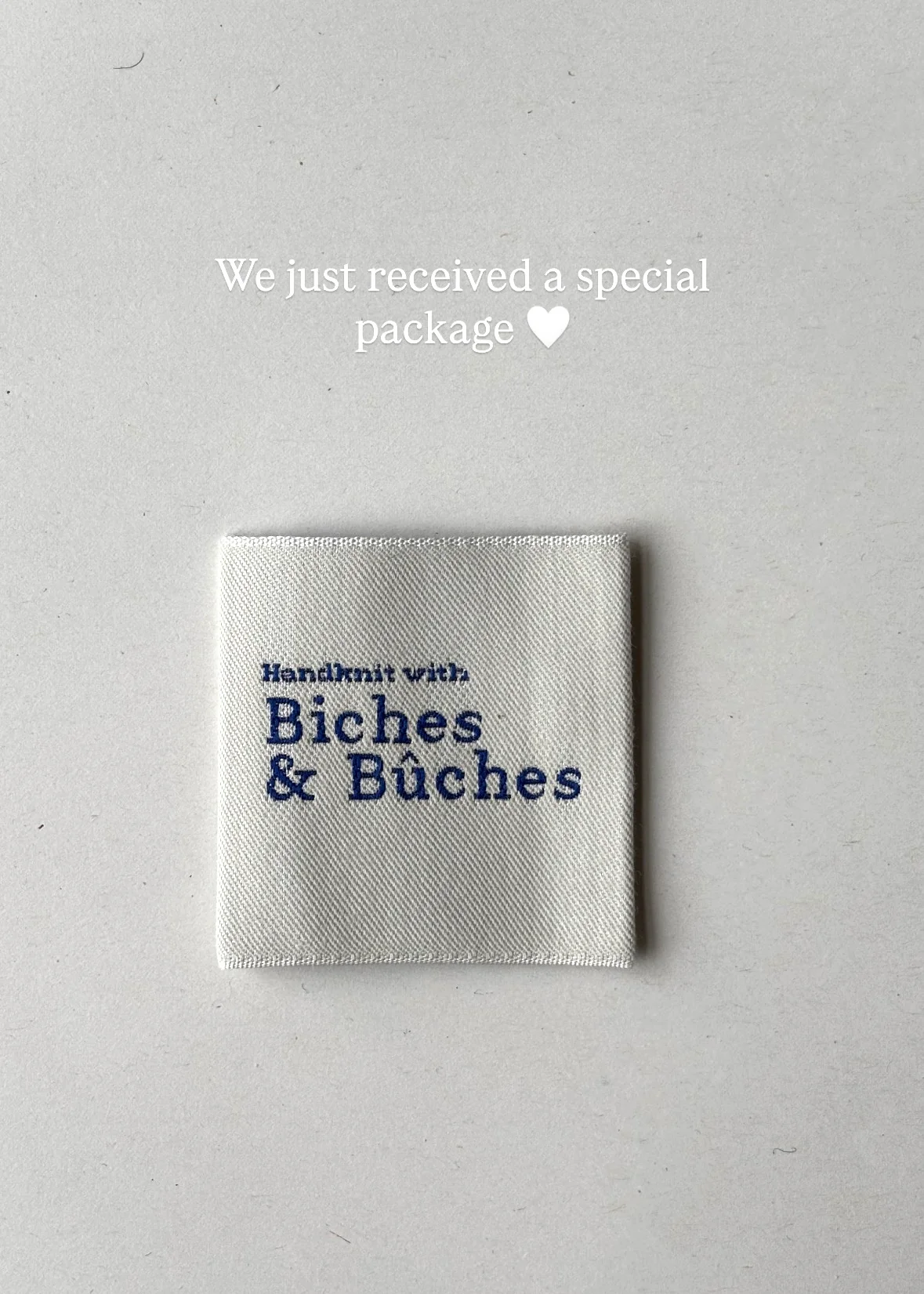 Sew-in Biches & Bûches Signature Label - Image 4