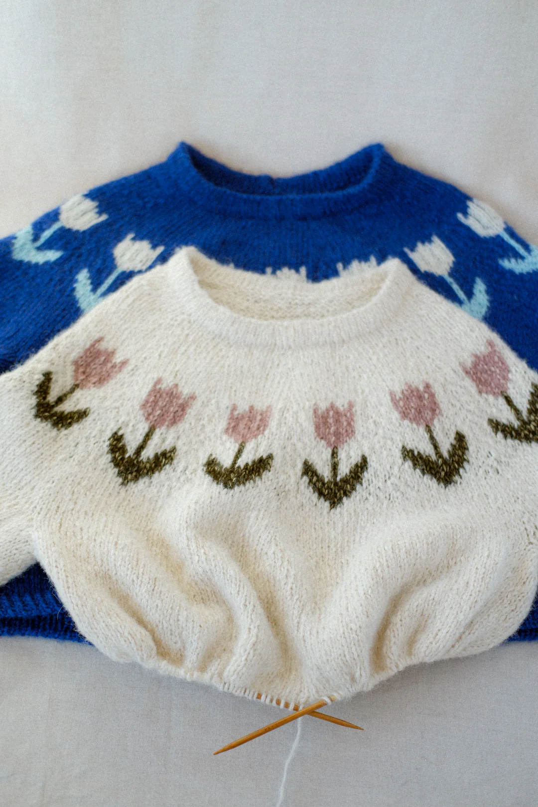 Winter Bulbs Sweater by Laura - Mimosa Cafe Lanar - Image 4