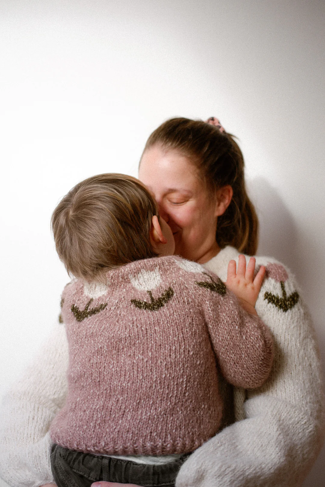 Winter Bulbs Sweater Junior Version by Laura Menendez Mimosa Cafe Lanar - Image 3